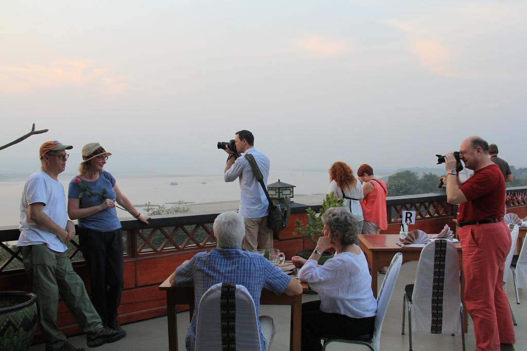Ayarwaddy River View Hotel Mandalay Esterno foto