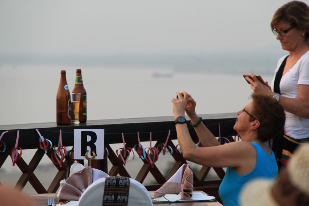 Ayarwaddy River View Hotel Mandalay Esterno foto